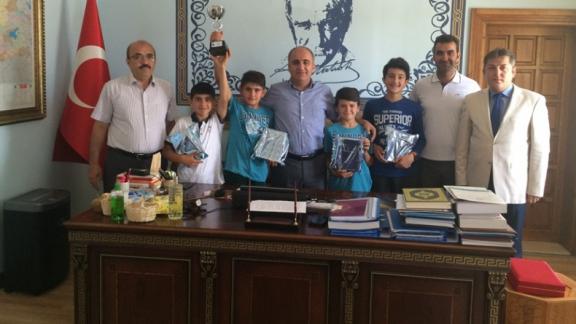 Türkiye İkincisi YBOdan İlçe Müdürlüğümüze ve Kaymakamlığa Ziyaret