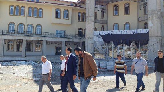 Kepsut Kaymakamı Murat ATİCİ Anadolu İmam-Hatip Lisesi İnşaatında İncelemelerde Bulundu