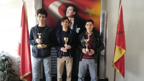 Lise Öğrencileri Arası Satranç Turnuvası Yapıldı