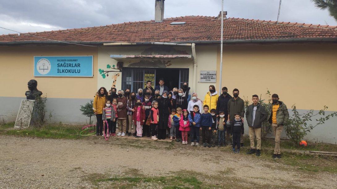 Dursunbey Sarı Hoca Anadolu İmam Hatip Lisesi Kardeş Okulu Sağırlar İlkokulu'nu Ziyaret Etti