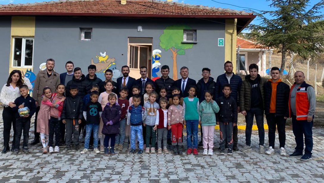 Dursunbey Mesleki ve Teknik Anadolu Lisesi Kardeş Okulu Mıcırlar İlkokulu'nu Ziyaret Etti.